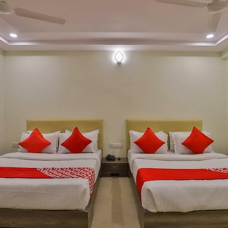 Oyo 26999 Hotel Sg Ahmadabad Zewnętrze zdjęcie