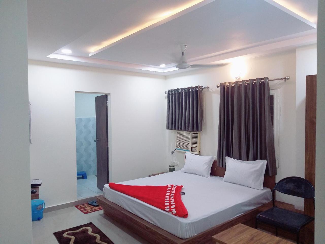 Oyo 26999 Hotel Sg Ahmadabad Zewnętrze zdjęcie