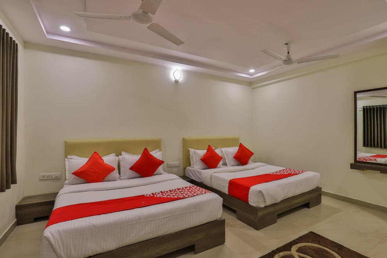 Oyo 26999 Hotel Sg Ahmadabad Zewnętrze zdjęcie